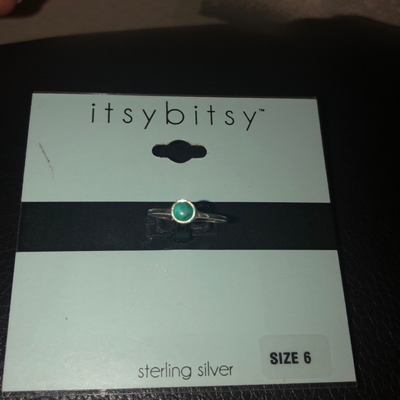 Sterling Silver Ring - Picture 2 of 3